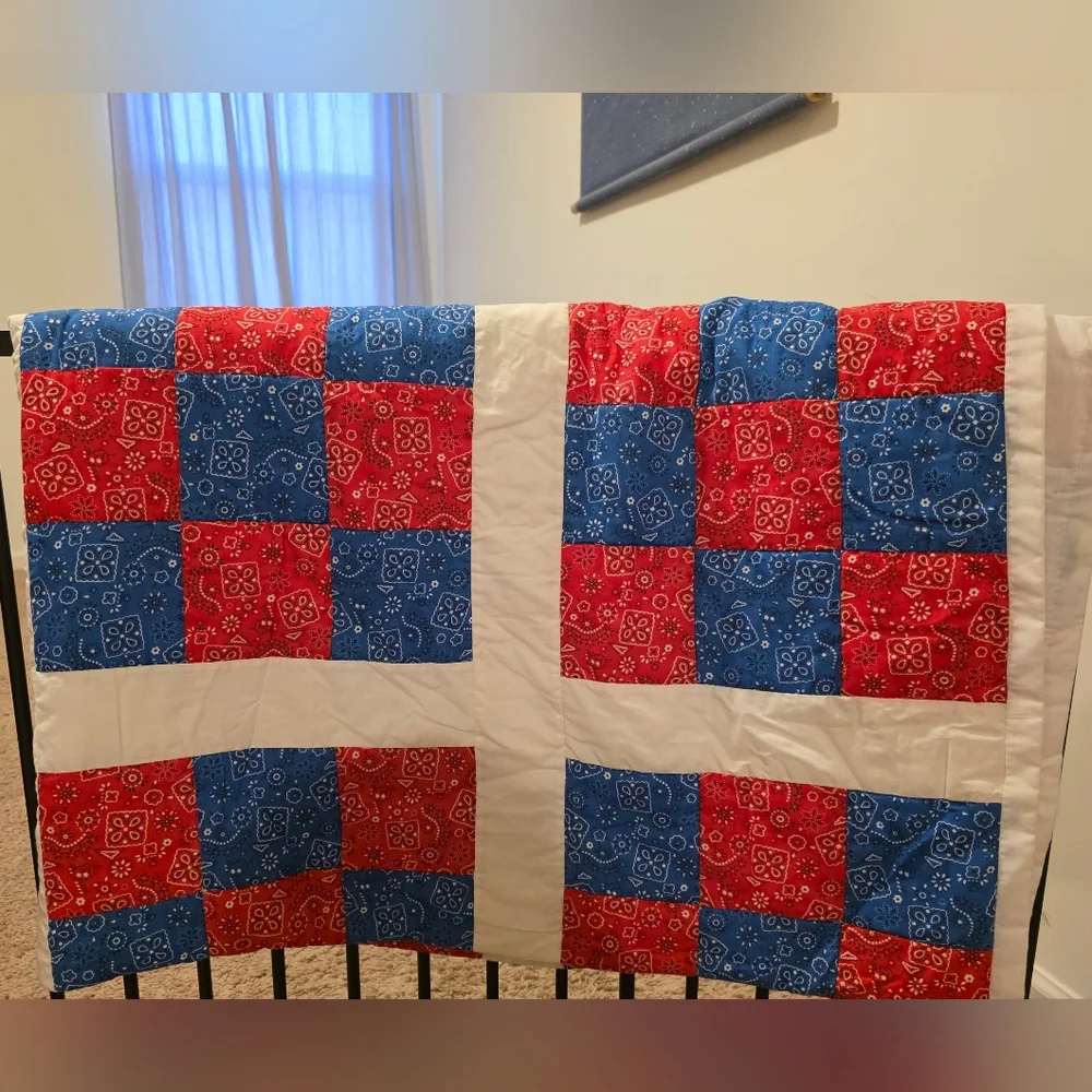 Vintage Handmade Quilted Square Paisley Pattern Quilt Red White Blue Hand Stitch
